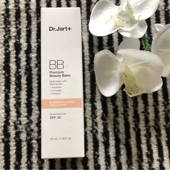 Dr Jart Premium BB Tinted Moisturizer with Niacinamide and SPF 40 - Picture 3 of 15